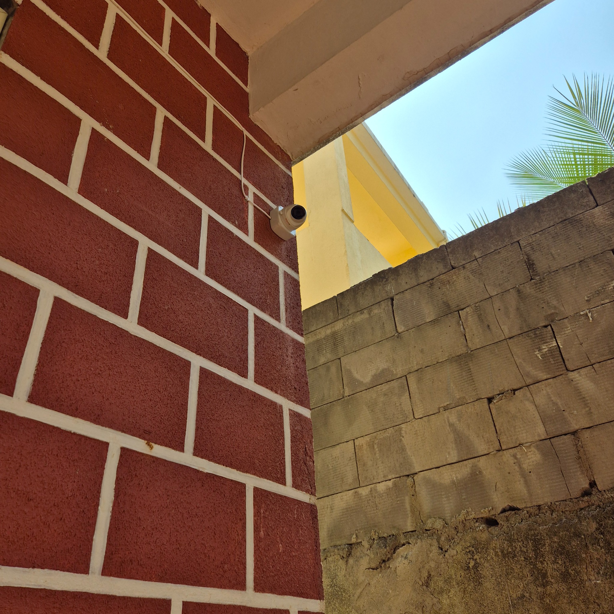 Wall mounted security camera